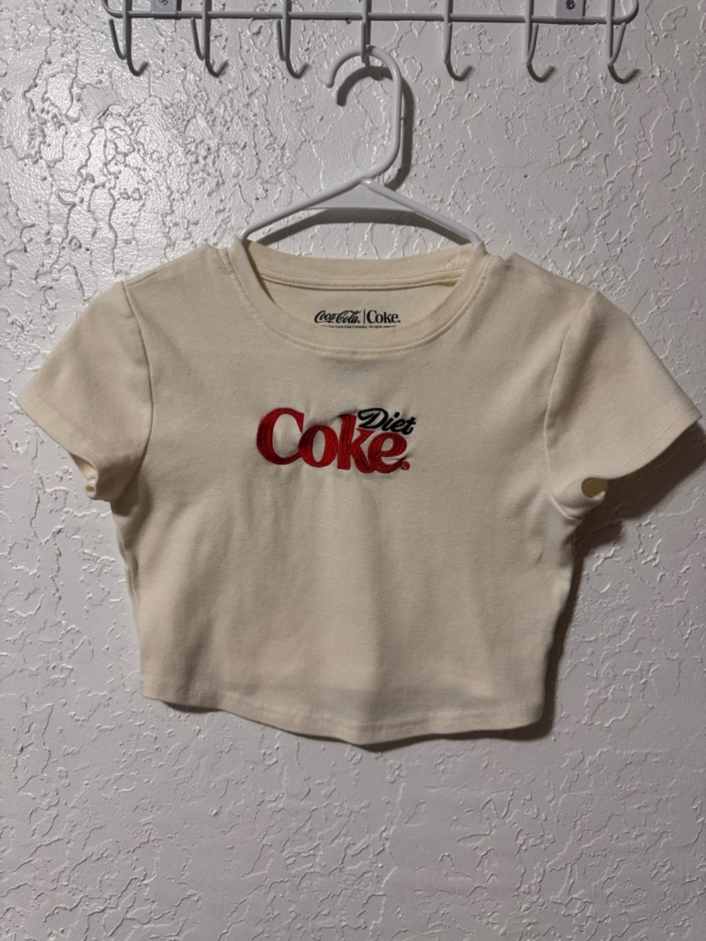 Diet Coke Embriodered Logo Cropped Tee
Women’s size medium